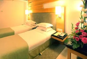Peninsula Grand - Room