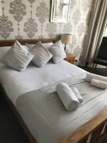 Queens Plaza Hotel - Chambre