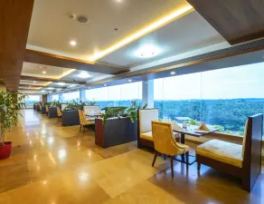 KPM TRIPENTA HOTEL - Restaurant