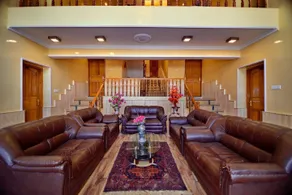 Hotel Abshar - Coin salon dans le hall