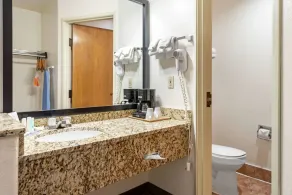 Quality Inn & Suites Limon - Salle de bain