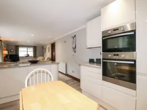 Miswells Cottages - Lake View - Eget kök