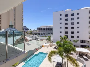 Park Regis City Quays - Pool