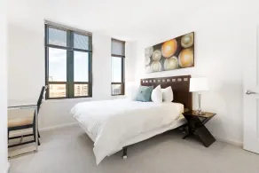 Global Luxury Suites at The Convention Center - Zimmer