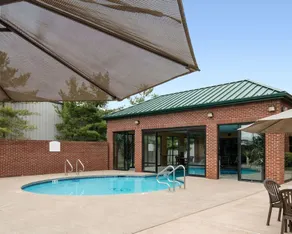 Comfort Suites Parkersburg South - Piscina