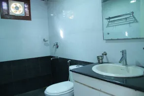 Fortbeach Service Apartments - Bathroom