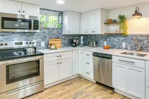 6 Mi to Cpkc Stadium: Convenient Kansas City Apt - Interior