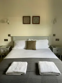 The Baiting House - Room