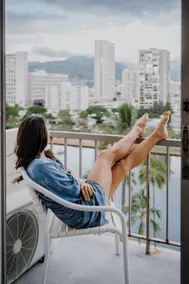 Coconut Waikiki Hotel - Utsikt från rummet