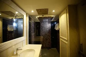 Hotel Nagpal Regency - Bathroom