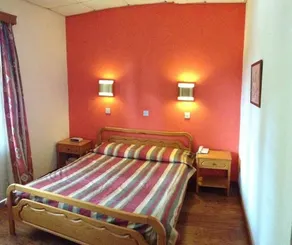 New Helvetia Historic Hotel - Zimmer