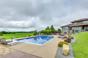 Outdoor Oasis: Luxe Flat in Mt Horeb! - Innenbereich