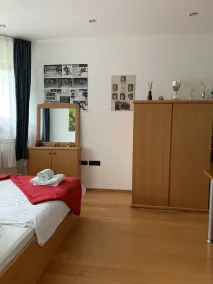 Rudi Hiti's Guest House - Zimmer