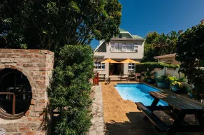 Hermanus Backpackers & Budget Accommodation - Pool