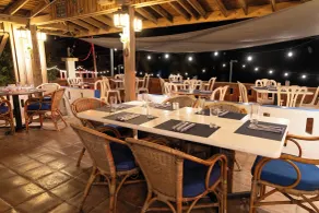 Trade Winds Restaurant & Guest House - Restaurant