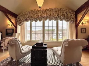 The Four Columns Inn & 1832 Tavern - Chambre