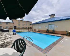 Quality Inn & Suites Wichita Falls I-44 - Piscine