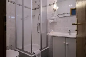 Hotel & Restaurant Lindengarten - Bathroom