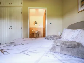 Apple Tree Cottage - Camera