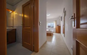 B41 - Windmill Modern with Pool - Værelse
