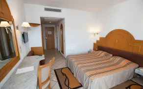 Riviera Hotel - Family only - Habitación
