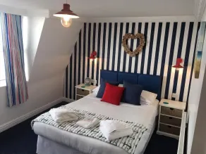 Tiffany's Hotel - Habitación