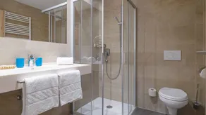 Aktiv- & Gesundheitsresort das GXUND - Thermeneintritt inklusive - Salle de bain