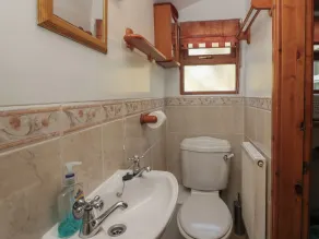 Shipwreck Cottage - Bathroom