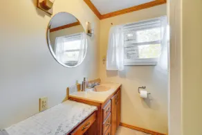 Rustic Retreat w/ Deck: 1 Mi to Table Rock Lake - Innvendig