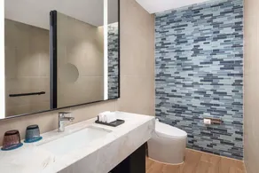 Fairfield by Marriott Beijing Haidian - Bathroom