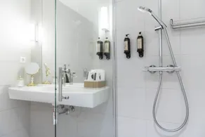 Sundvolden Hotel - Bathroom
