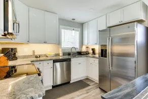 Updated Home - Walk to Salisbury University! - Interiör