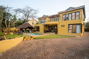 Room-ezulwini Guest House - Standard Dou - Pool
