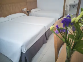 Hotel Abadi - Chambre