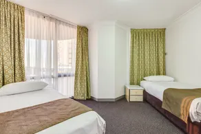 Hillcrest Apartment Hotel (formerly Central Hillcrest Apartments) - Room