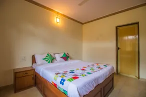 OYO 18705 Home Elegant 2BHK Parra - Room
