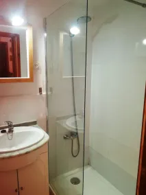 The Fisher Holiday Home - Bathroom