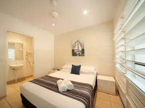 Poolside Mango House - Room