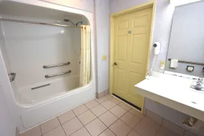 Clarion Hotel Mackinaw City Beachfront - Salle de bain