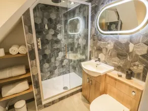 Lower Tundridge Cottage - Badezimmer
