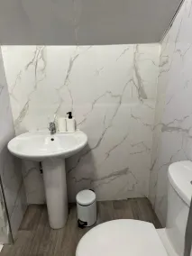 Modern 3Bedroom Home in Bury Premium Mattresses Blackout Blinds Ensuite M - Salle de bain