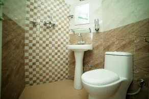 Hotel Luna Kathmandu - Bathroom
