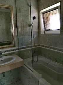 Meg-Lozenetz Hotel - Bathroom