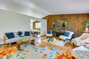 Private Deck & Ample Space! Lake Forest Park Home - Interiør
