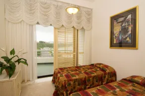 Alupang Beach Tower - Room