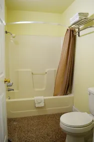 Budget inn - Bathroom shower