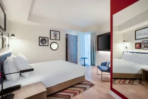 Hampton by Hilton Bath City - Room