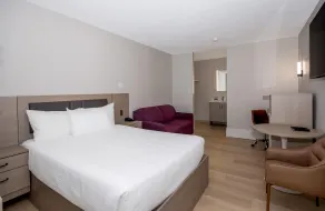 Coast Red Deer Hotel - Værelse