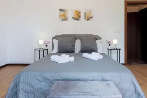 Hesa House - Camera