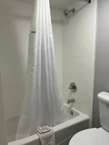 La Quinta Inn by Wyndham Champaign - Salle de bain